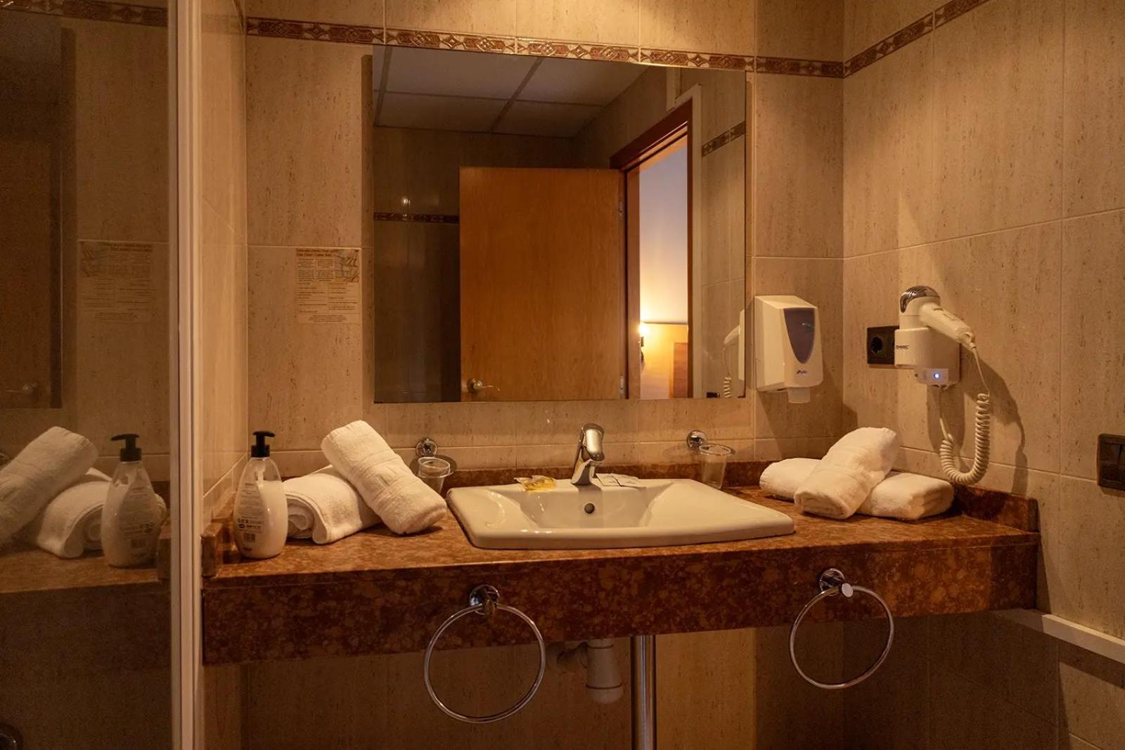 Hotel Sant Celoni Luaran gambar